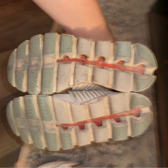 ON Running Cloud Womens Shoe - Picture 2 of 3